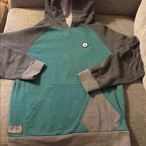 Volcom boys size XL hoodie sweater
